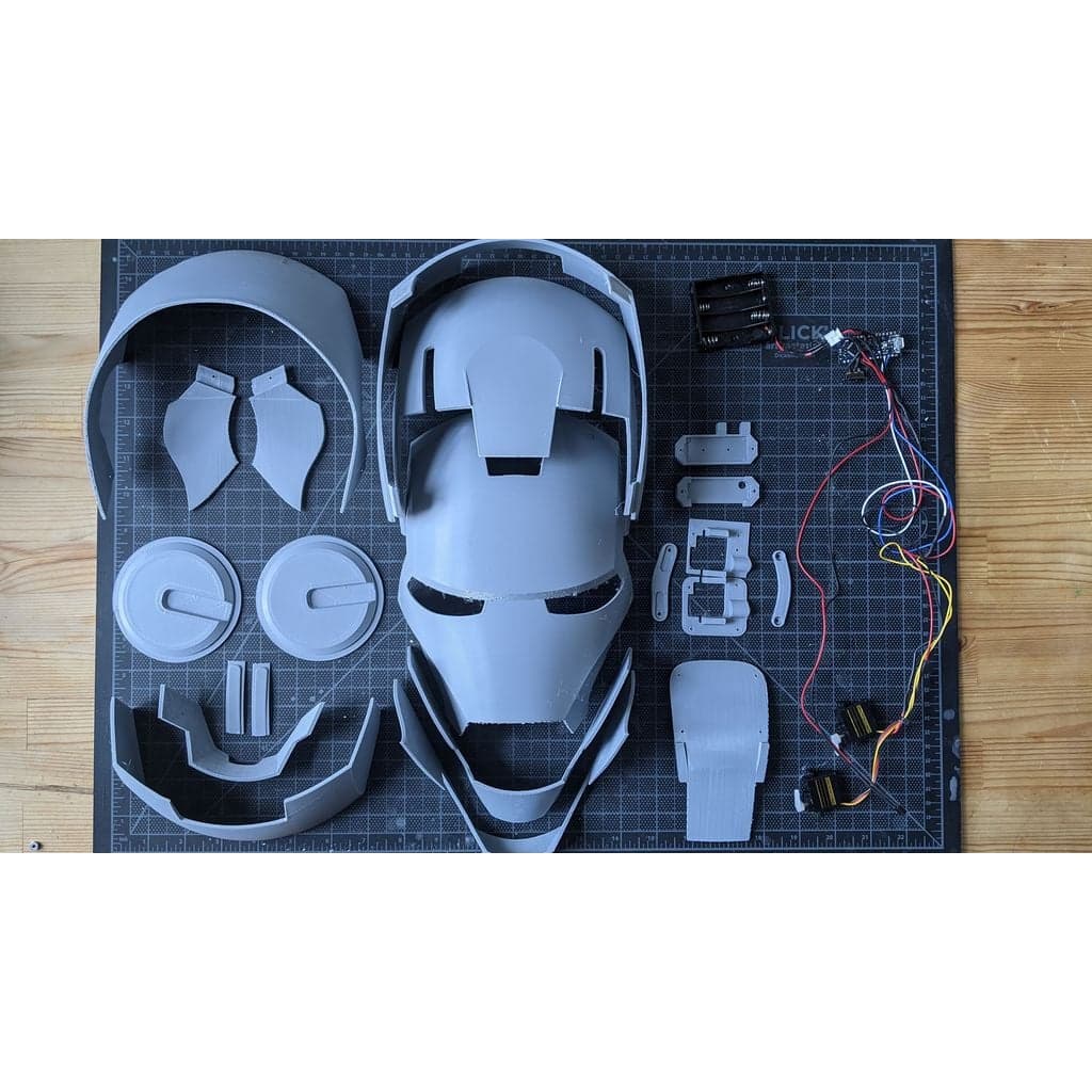 Iron Man Helmet, Articulated, Wearable — imagen 3